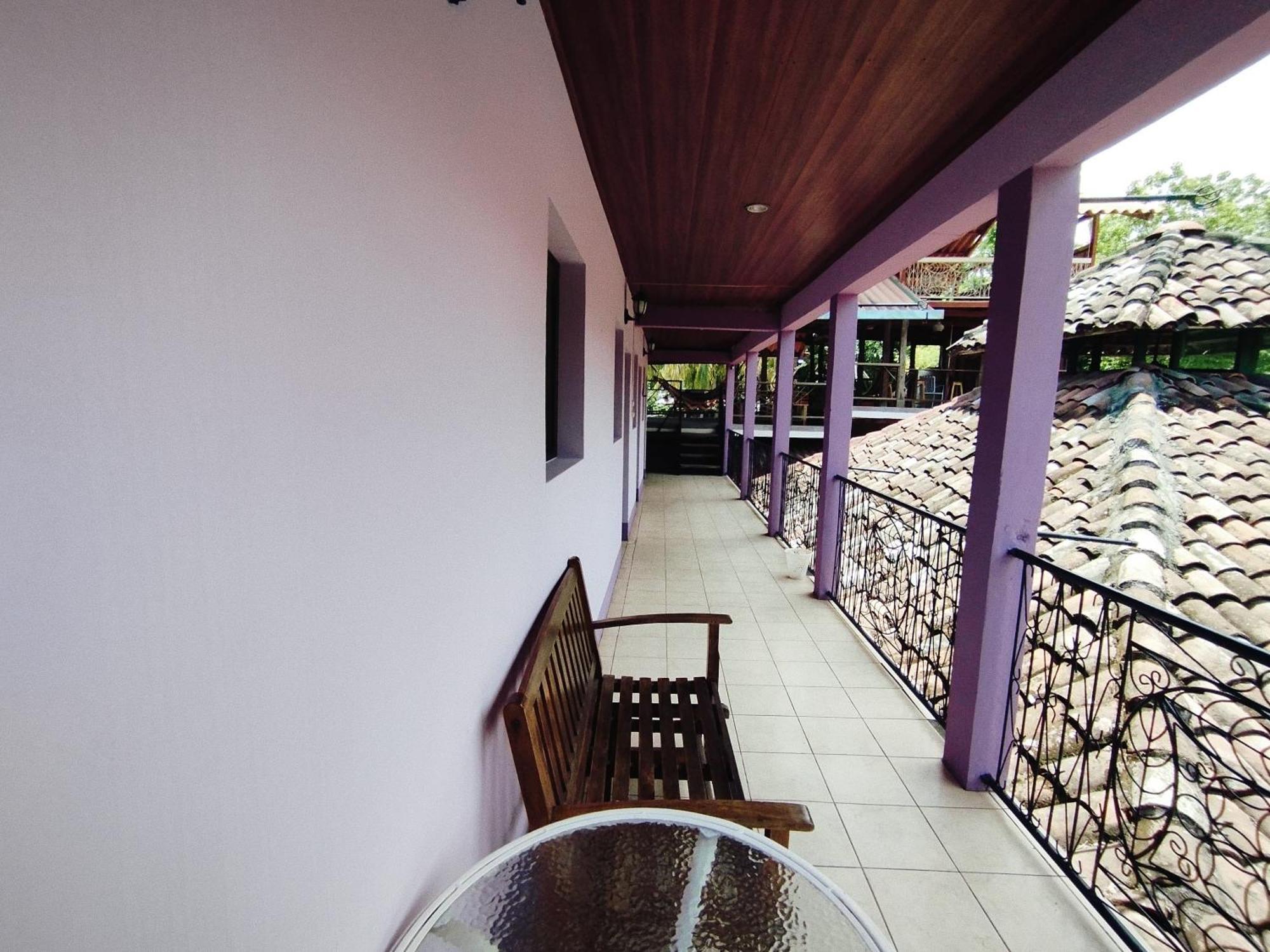 The Landing Hotel And Restaurant Moyogalpa Exterior photo