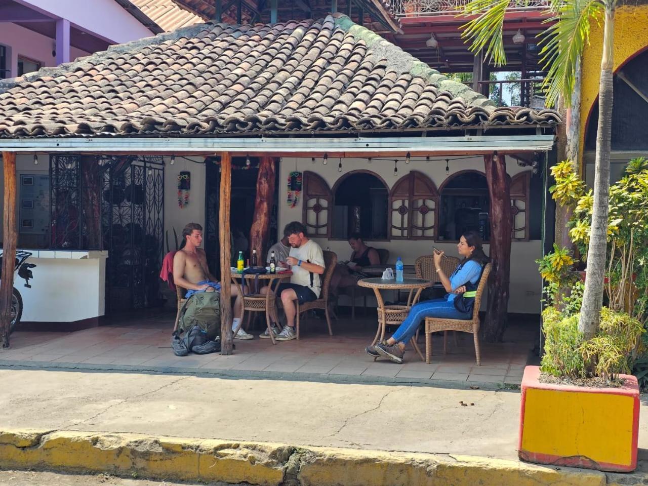 The Landing Hotel And Restaurant Moyogalpa Exterior photo